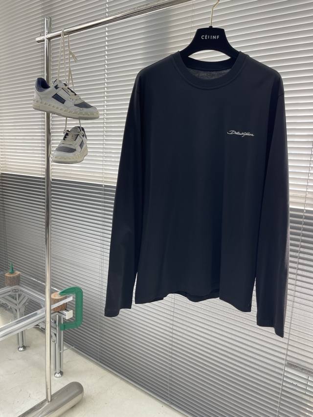 Dg 100% Cotton Long-Sleeve T-Shirt with Logo Details. Custom-knitted fabric with