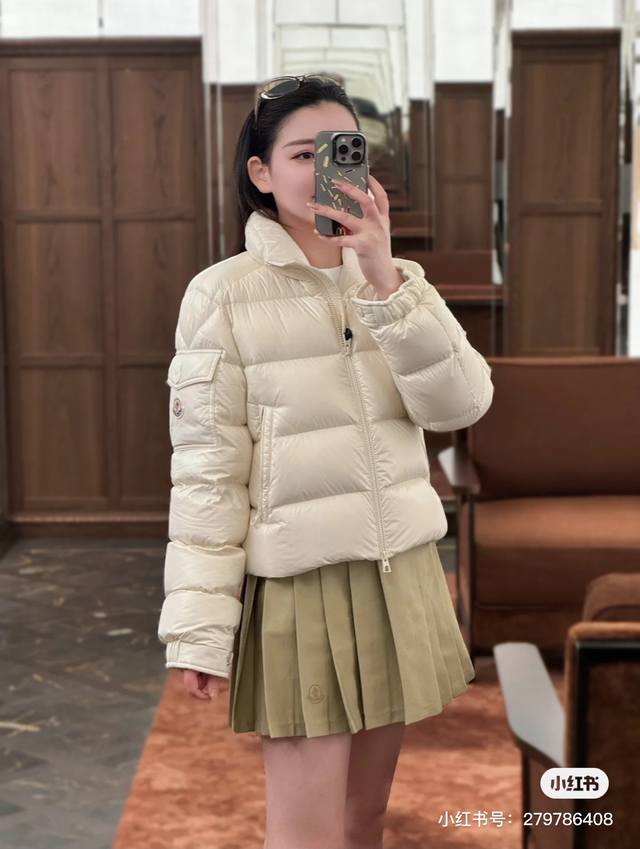 Short white puffer jacket top picture DDD