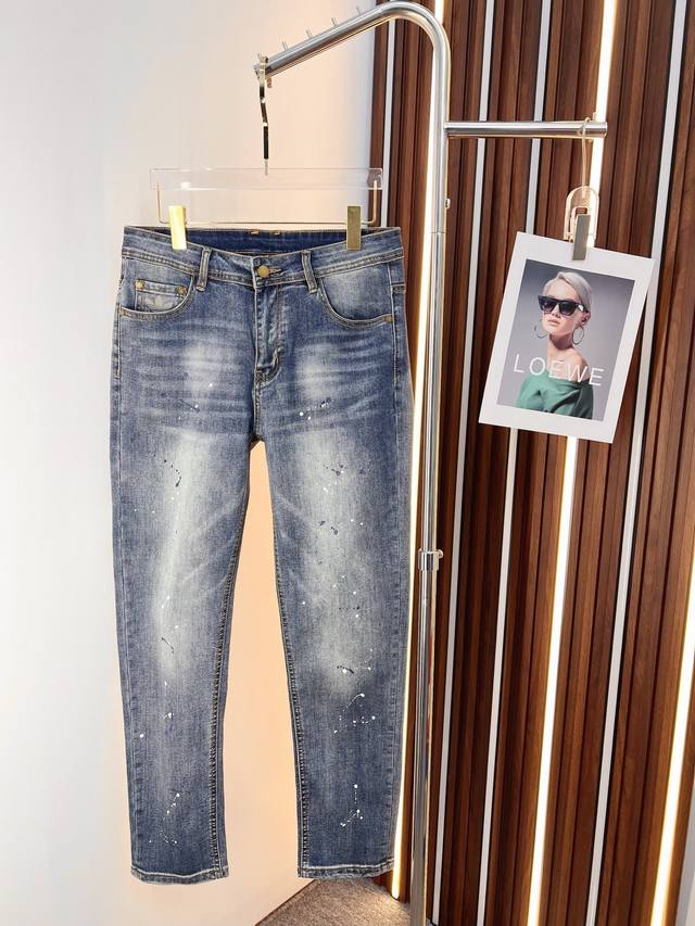 Gucci Men's Denim Jeans, officially announced in the catalog and posters! Made w