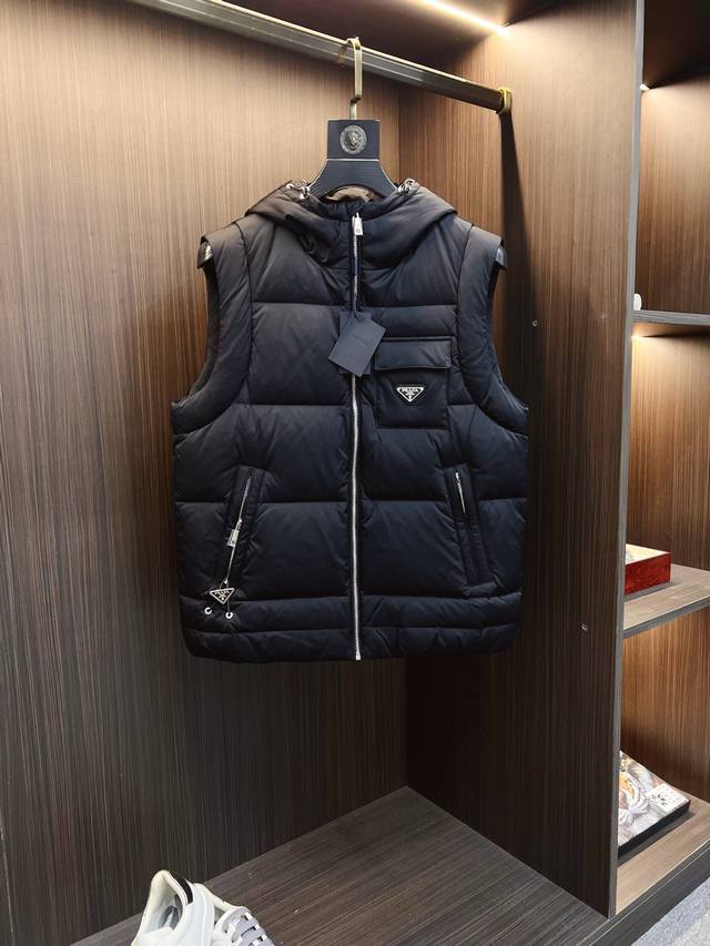Prada Classic Old-Money Style Men's Casual Vest Down Jacket. A quintessential I