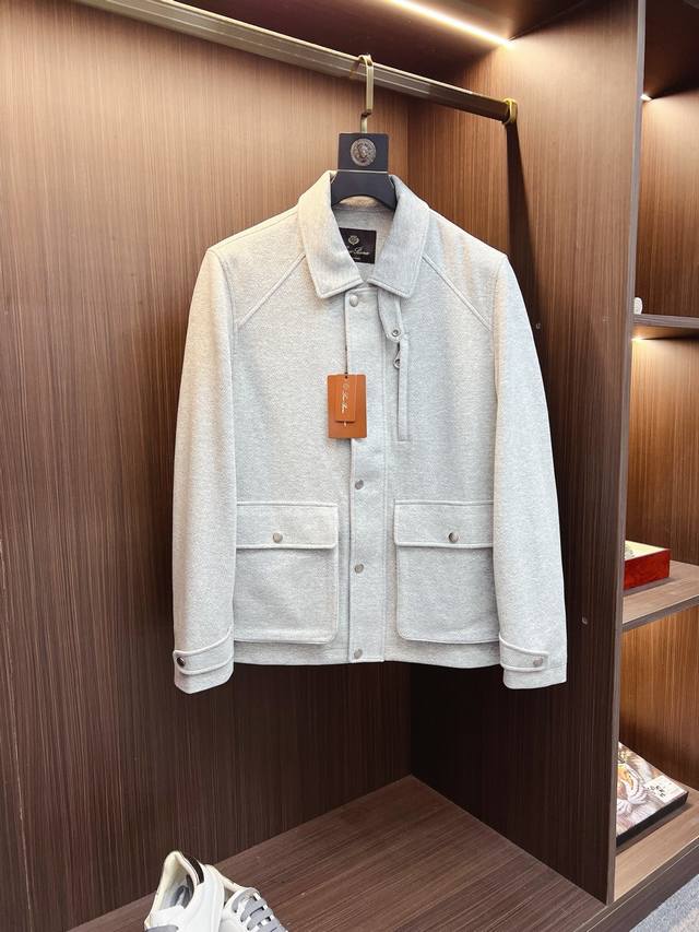 Lp A classic men's business casual lapel jacket with an old-money style. A high-