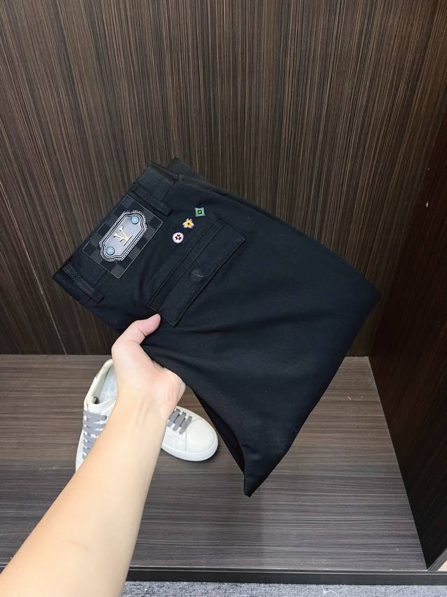 In the L's Fw fashion show, L's brand paid homage to American Western culture,