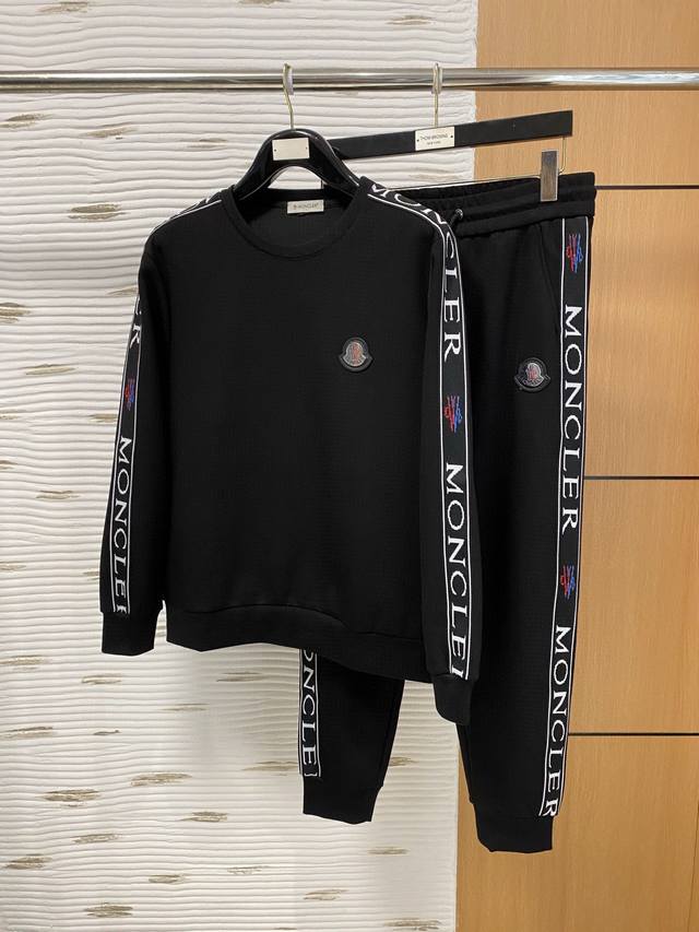 Moncler's hottest set is here! Focusing on official website originals, this 2025