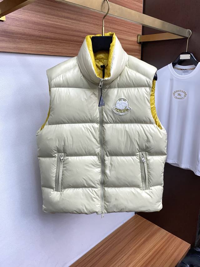 Moncler 2025 Autumn/Winter Men's Fashion Down Vest A light luxury, fashionable,