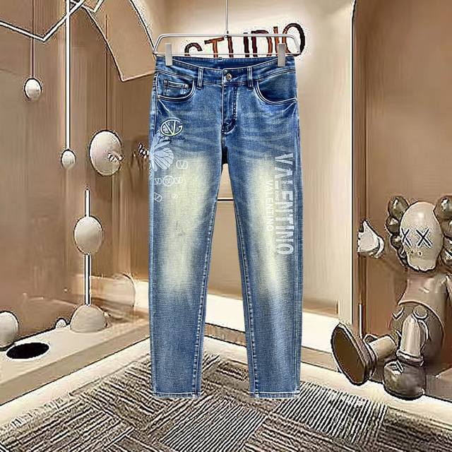 Autumn/Winter New Arrival. Valentino 2025 Official Website High-End New Arrival