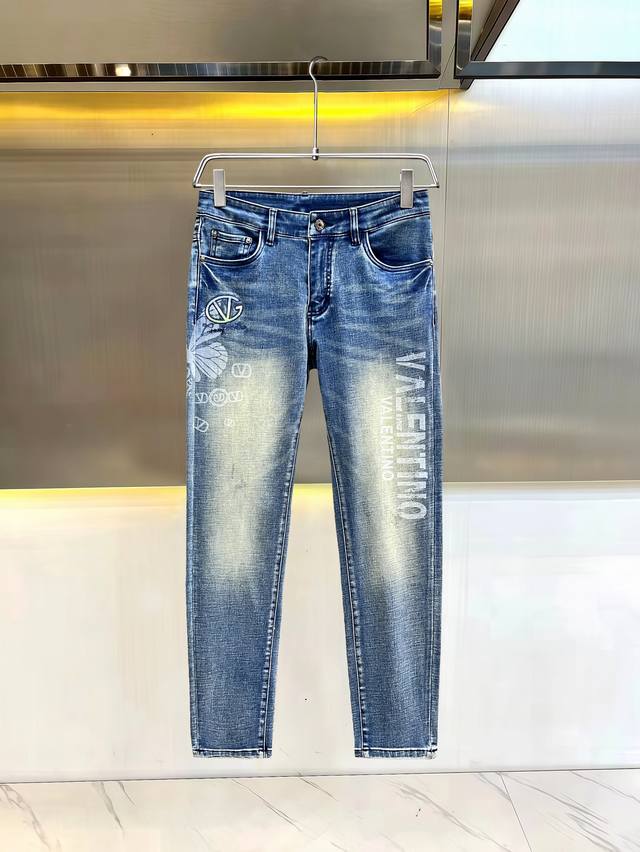 Featured. High-quality Valentino 2025 official high-end new arrivals, limited s