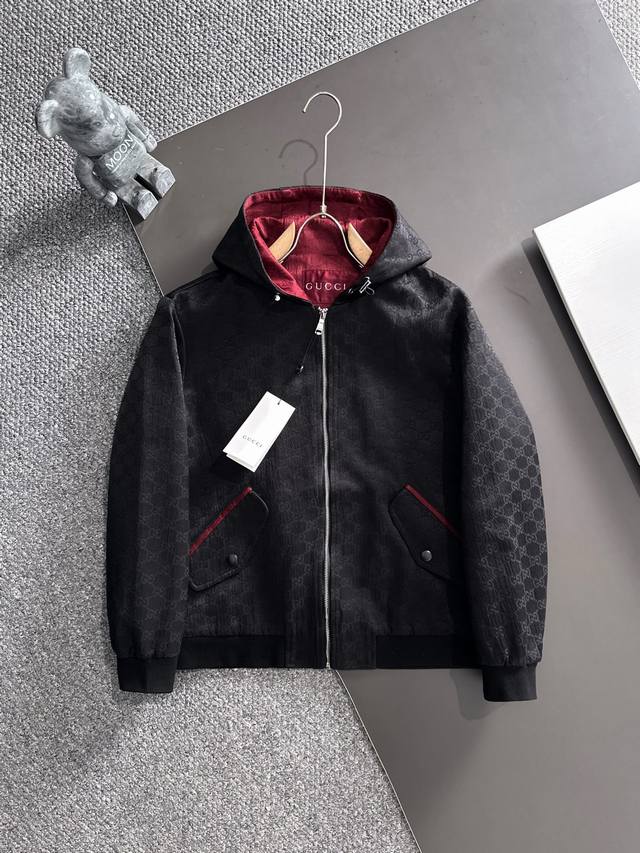 Gucci Fall/Winter New Fashion Casual Jacket for Men. This jacket transcends the