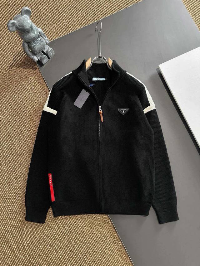 Prad supports returns and exchanges after the New Year. A must-have stylish and