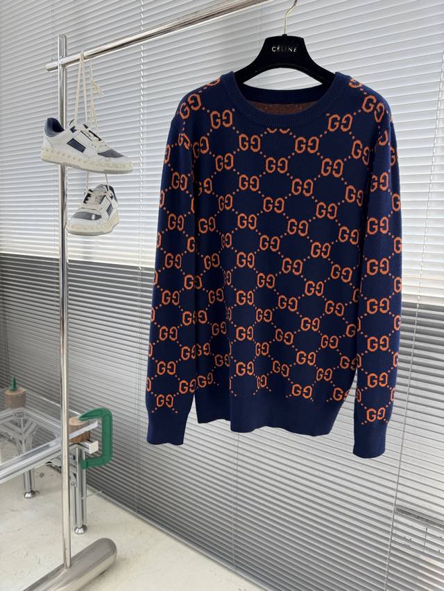 Gucc Jacquard Double G Logo Crew Neck Knit Sweater This sweater features a strik