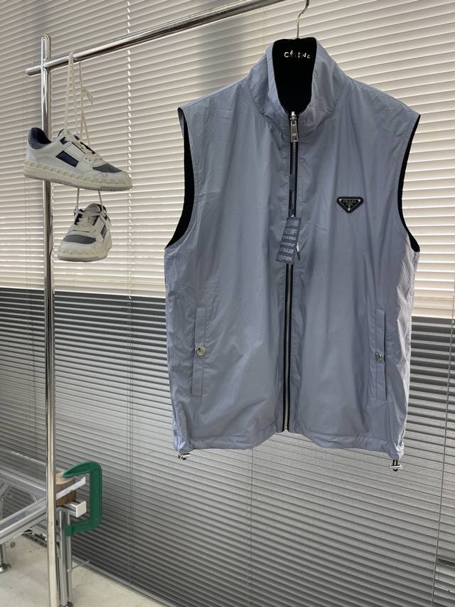 prad 2025 New Men's Casual Custom Reversible Vest. Wearing this simple and sophi