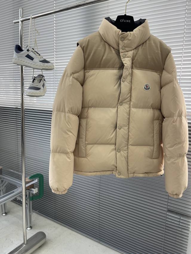 Mon 25Fw New Down Jacket. Stand collar design, detachable sleeves! Three ways to