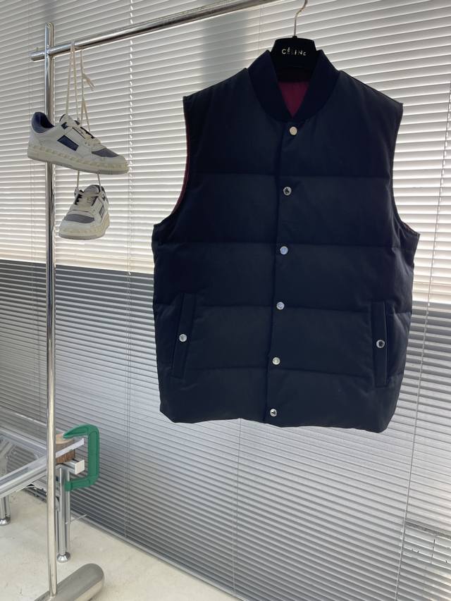 Dg, Reversible down vest, classic sleeveless design, front metal buttons + lapel