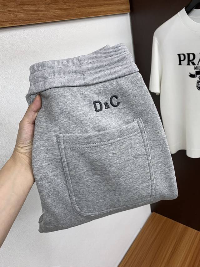 Dg Autumn/Winter Casual Sports Pants, made of pure cotton. The bottom of the fab