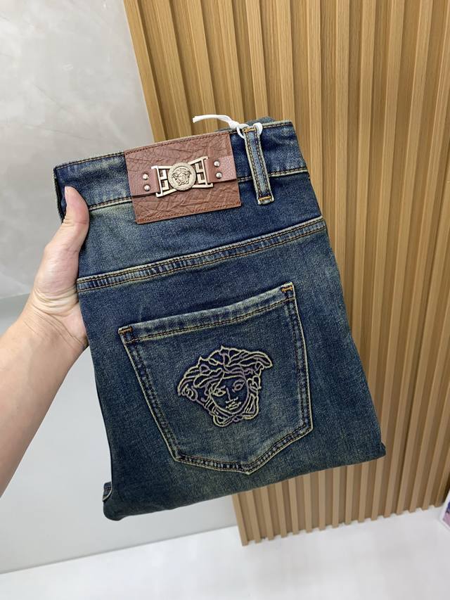 Versace 25Ss Autumn/Winter New Men's Slim Straight Leg Jeans - Super soft and s