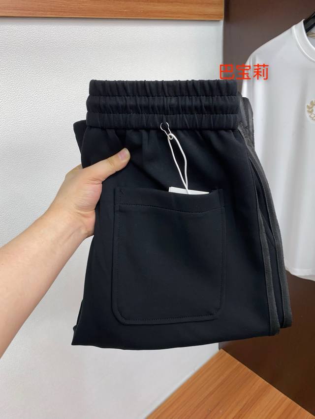 Burberry new arrivals, now available at boutiques. High-quality, fashionable ca