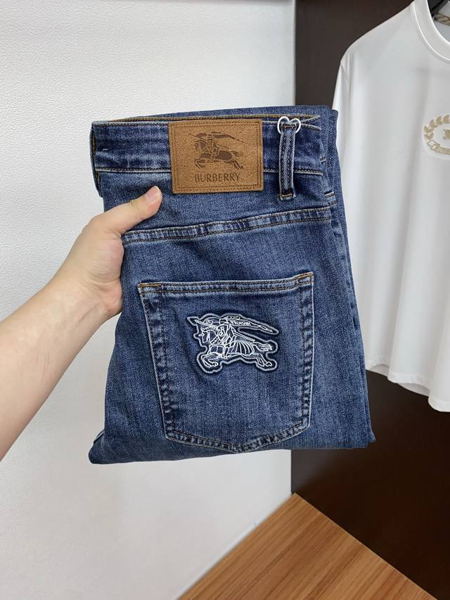 Burberry 25Ss Autumn/Winter New Men's Slim Straight Leg Jeans - Super soft and