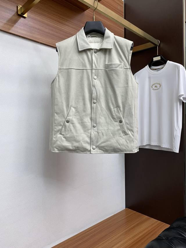 Bc Autumn/Winter New Stand-up Collar Down Vest, featuring a luxurious yet casual