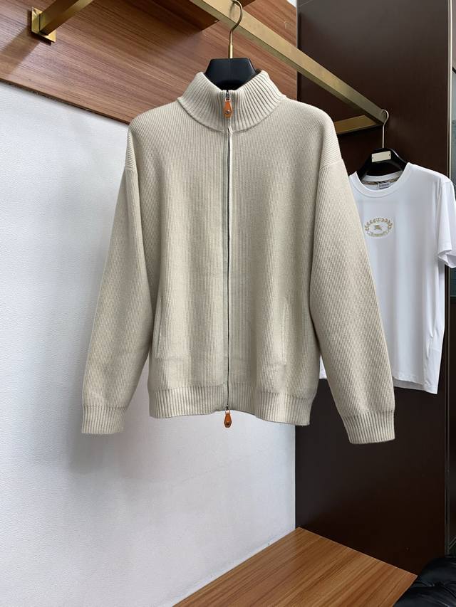 Lp Nuoyou Pianya 25 Newest Men's Wool Sweater. The detachable fur collar design