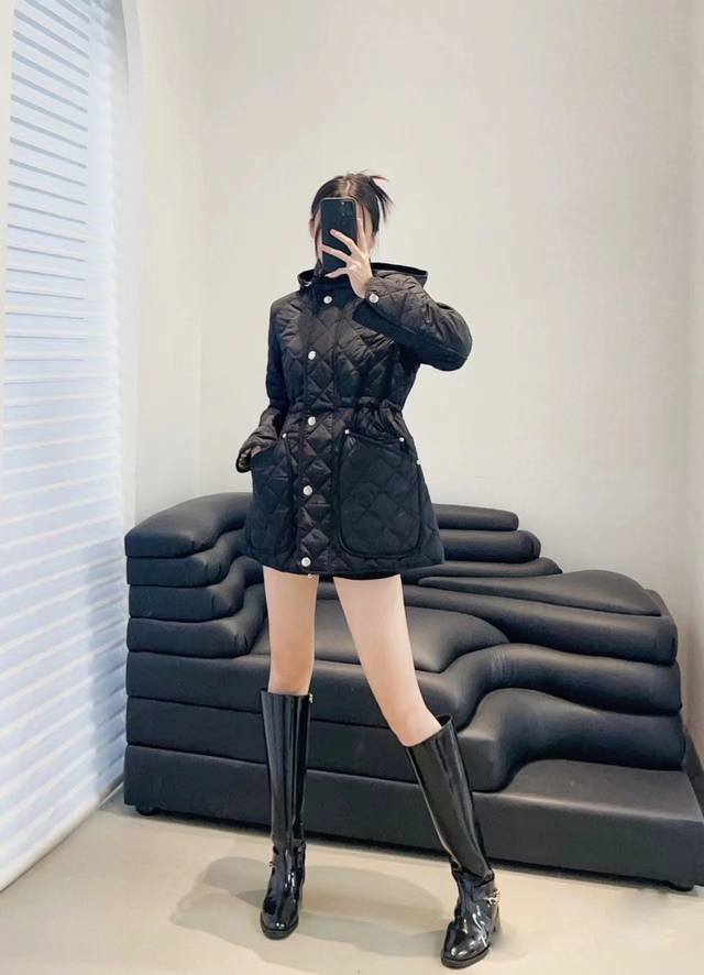 Style Number: 21 Color: Black/Apricot Sizes: S, M, L, XL, XXL Description: Feat