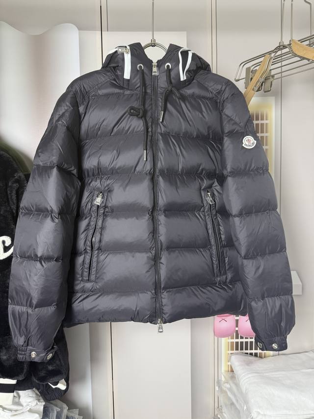 Moncler Down Jacket Sizes: 1-5 Colors: Black, White Design Concept: A 1:1 replic