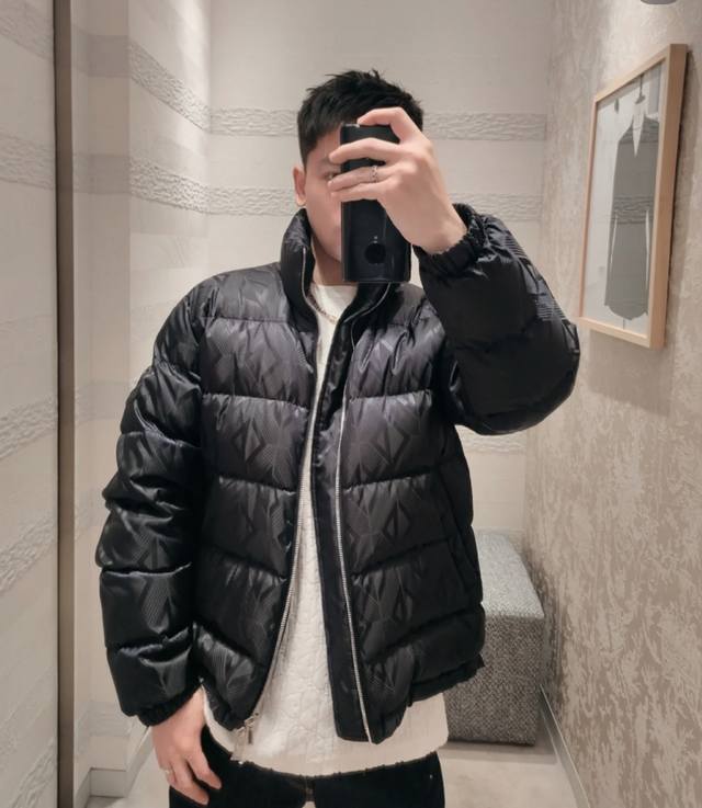 2025 Dr Classic Down Jacket Printed triangle pattern, unique temperament, elegan