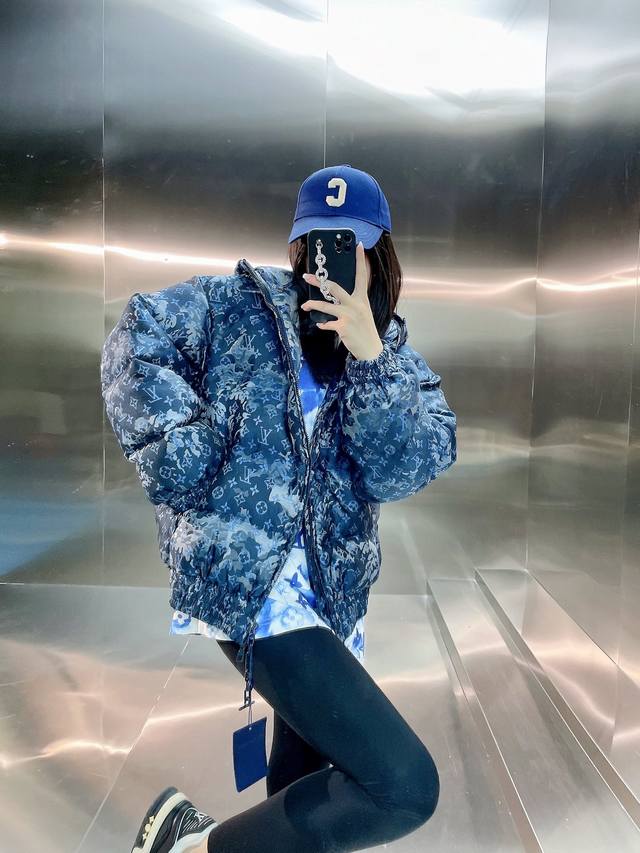 Lv SML-XL unisex hooded down jacket features the Monogram Tapestry pattern from