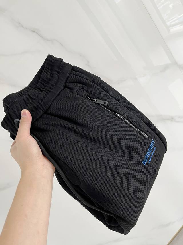 A 28-25 Autumn/Winter# Burberry Mink Fleece-Lined Pants A must-have fleece-lined