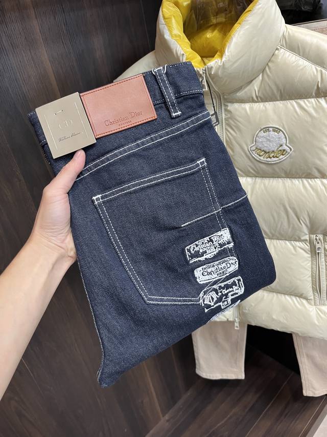 Highly recommend Dior's 2025 Fall/Winter new casual pants! These Dior pants are