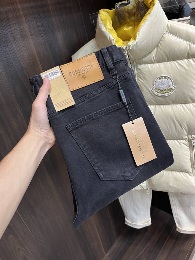 Highly recommend Burberry's 2025 Fall/Winter new casual jeans! These Burberry j