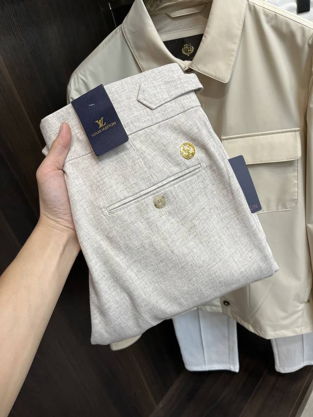 Featured: LV (Louis Vuitton) exclusive new trendy men's casual jeans, high-end