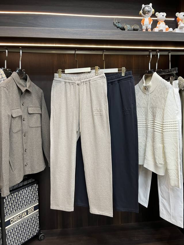 Highly recommend Miu Miu's 2025 Fall/Winter new casual pants! These Miu Miu pan