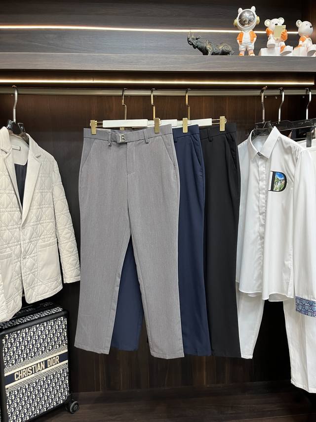 Featured Burberry 2025 Fall/Winter New Casual Pants! Available simultaneously on