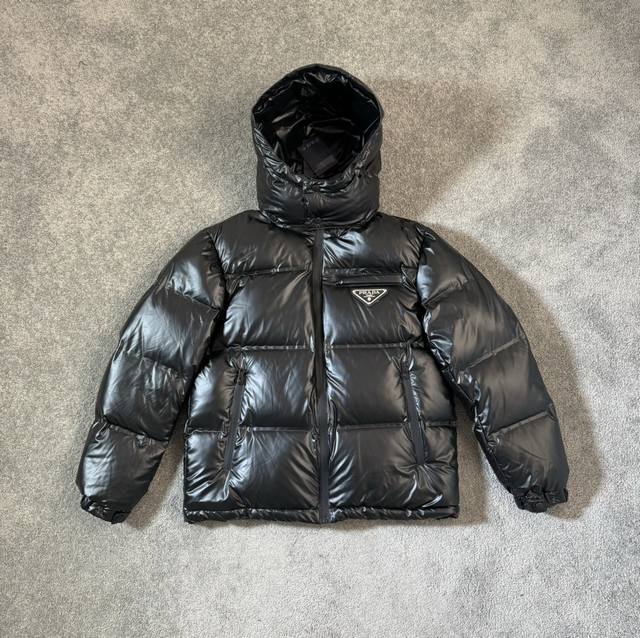 We supply original, high-end Prada 24Fw with seam-sealed construction. Seam-sea