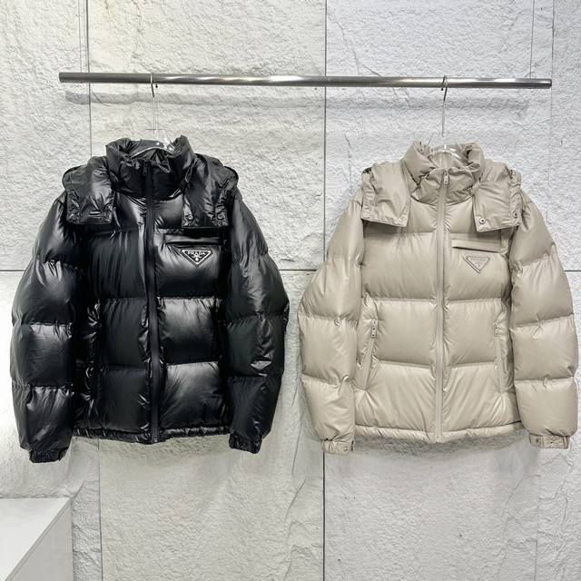 Original high-end Prada 24Fw with seam-sealed construction. Seam-sealed triangl