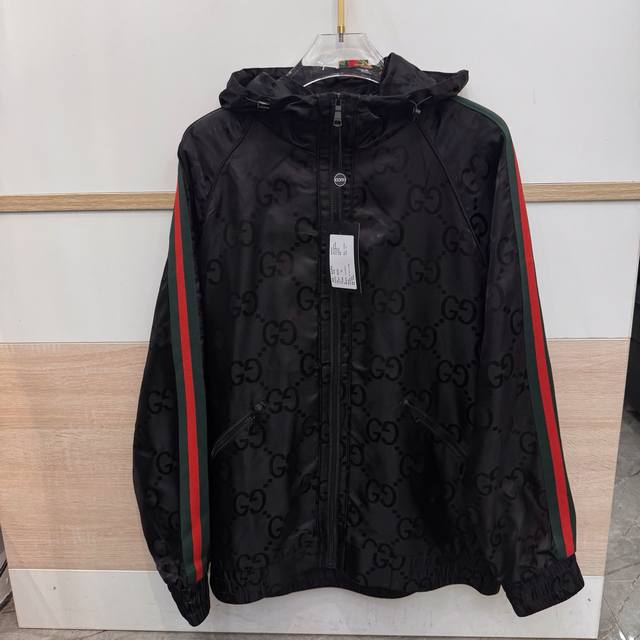 Gucci Fall/Winter New Jacket Sizes: M-3XL Color: Black DDD