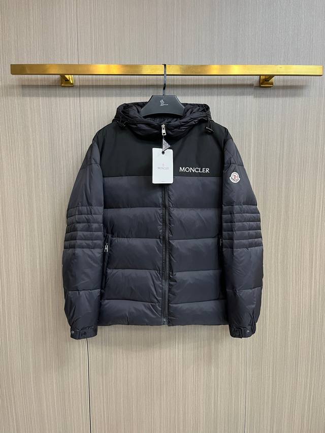 Moncler 2025 Spring/Winter New Down Jacket. This is touted as the most expensiv