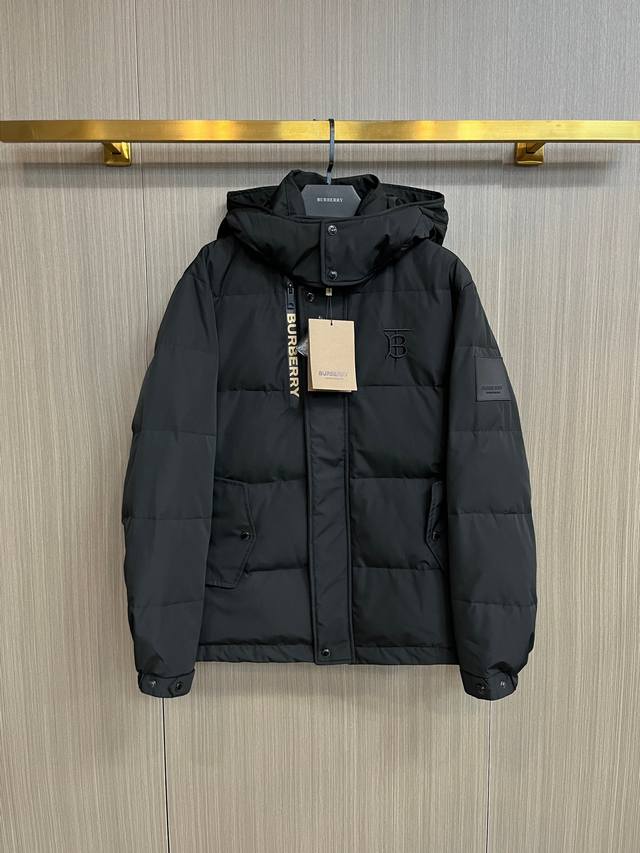 Burberry 2025 Spring/Winter New Down Jacket. This is touted as the most expensi