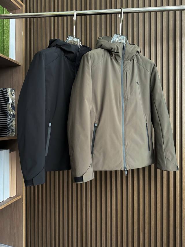 Zegna 2025 Autumn/Winter New Down Jacket This Zegna jacket uses the brand's sign