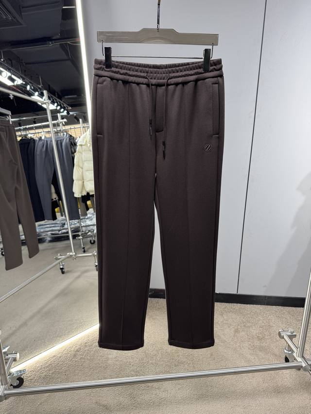 25 Autumn/Winter Zegna Vintage Style Wool Stand Collar Suit. Features side pocke