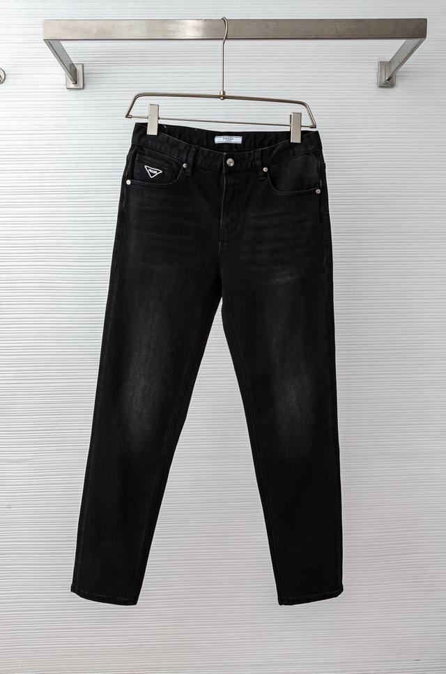 Prada 2025 Men's Fashion Straight Leg Jeans! The latest trouser item is here, a