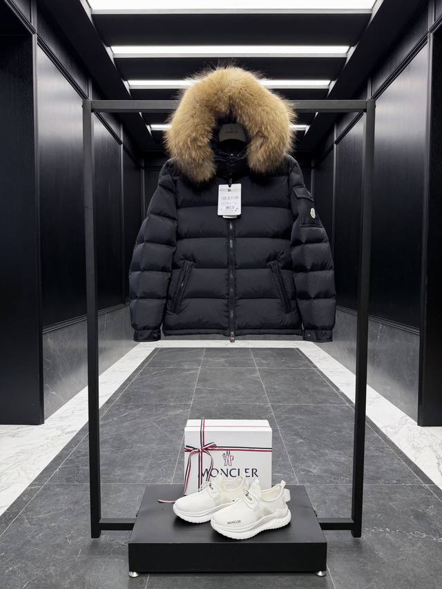 New Moncler Mayaf 2025 Down Jacket: A new premium-corrected short down jacket.