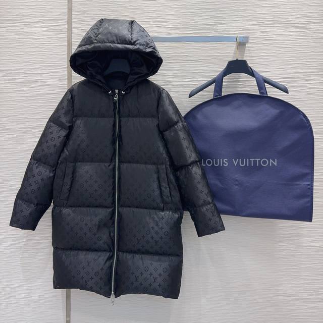 Louis Vuitto* 2025Fw New Down Jacket, filled with duck down for maximum warmth.