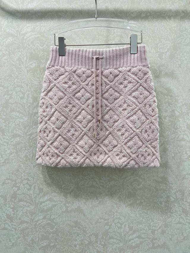 Louis Vuitt*N 25 New Letter Jacquard Knit Skirt, sold separately. Made with high