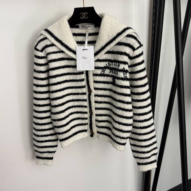 Style No. 20257250 Dio* New Custom Bee Button Number 8 Letter Embroidery Color