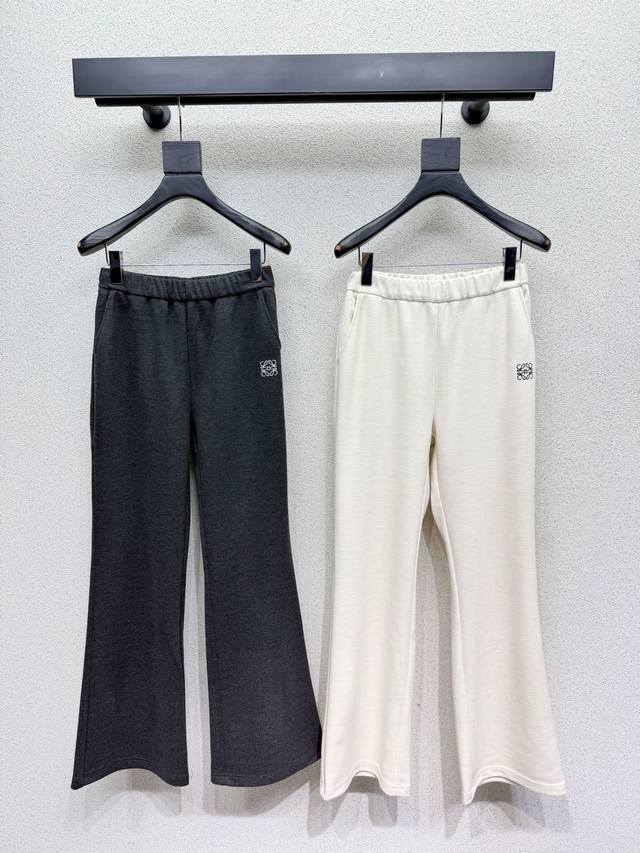 Loewe casual trousers, exquisite and soft texture, a classic and youthful item!