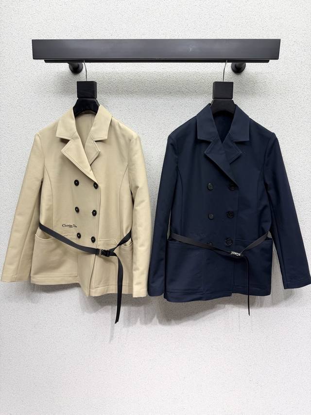 D brand suit jacket, sharp and stylish, recommended for everyday wear. Details e