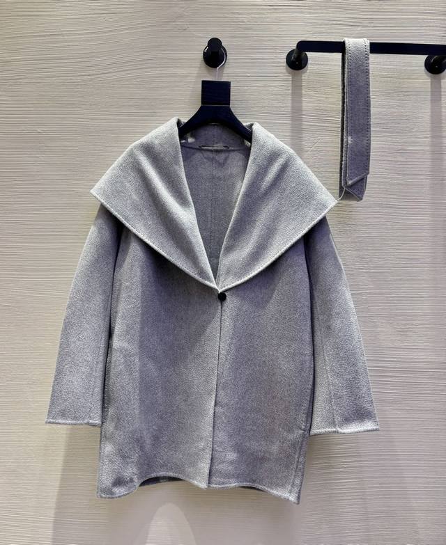 Lp % Cashmere Coat DDD. Made with high-quality cashmere, soft and warm, this coa