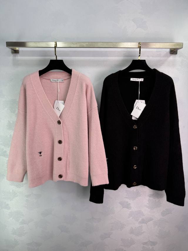 Dio* 2025 Autumn/Winter New V-Neck Knit Cardigan! Crafted from custom wool yarn,