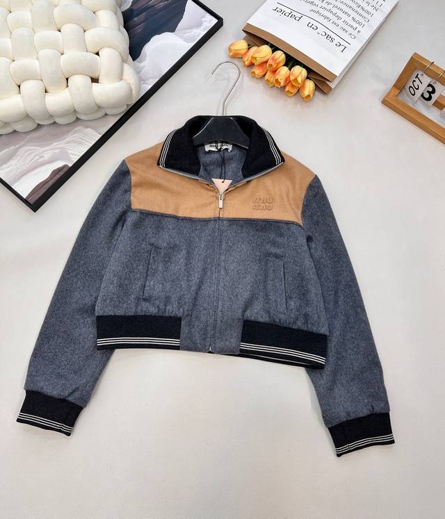 Miu Miu 2025 New Letter Patch Lapel Wool Coat, Custom Yb Imported Wool and Cashm