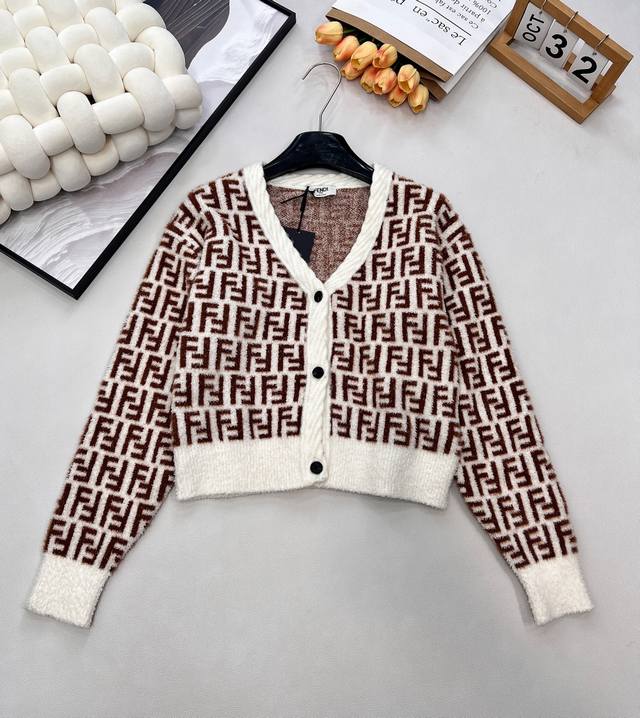 Fendi 25Fw Double Fv Collar Knit Cardigan...Latest Hot Arrival!! I absolutely lo